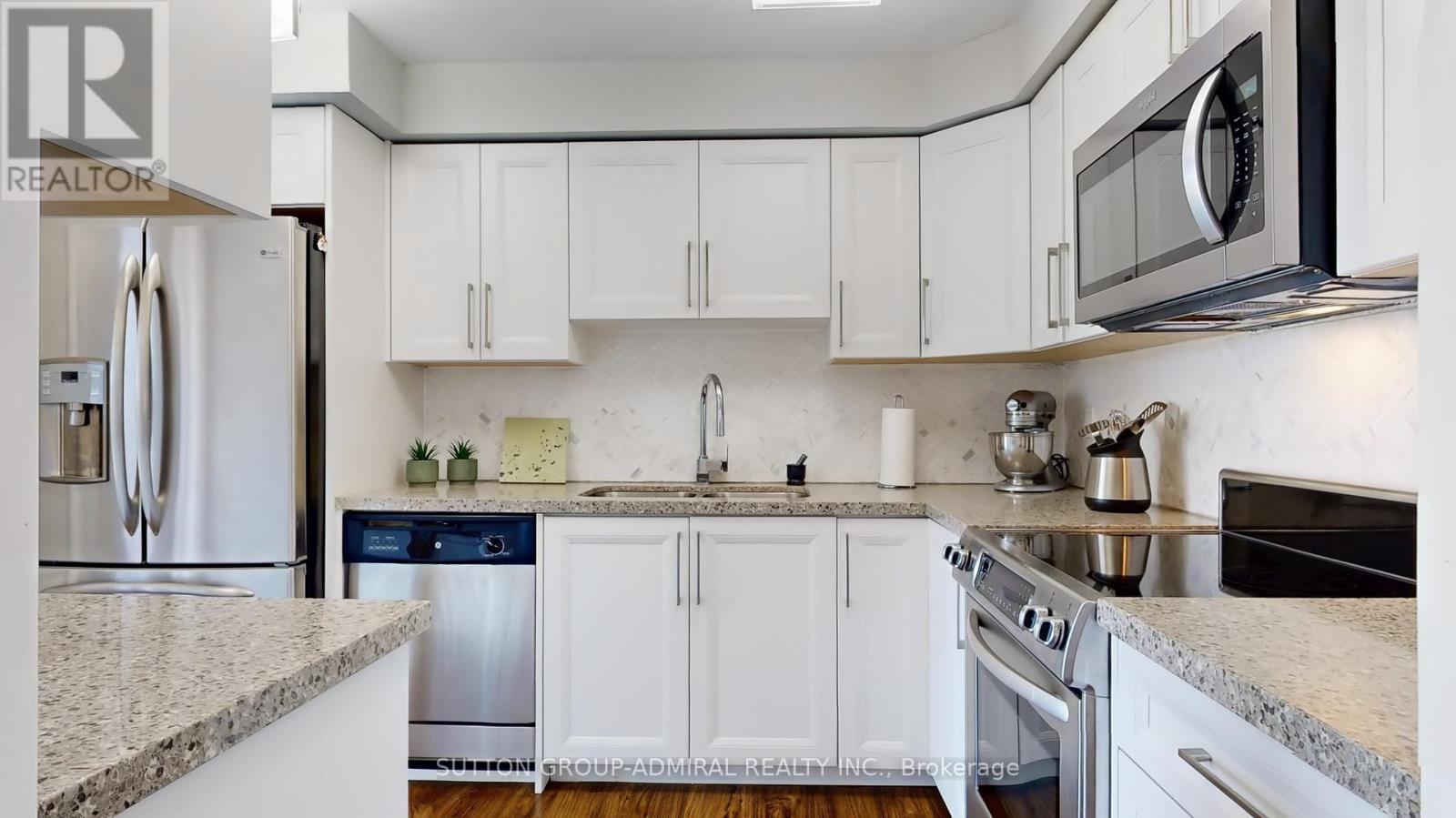 917 - 30 Harding Boulevard W, Richmond Hill, Ontario  L4C 9M3 - Photo 17 - N12449265