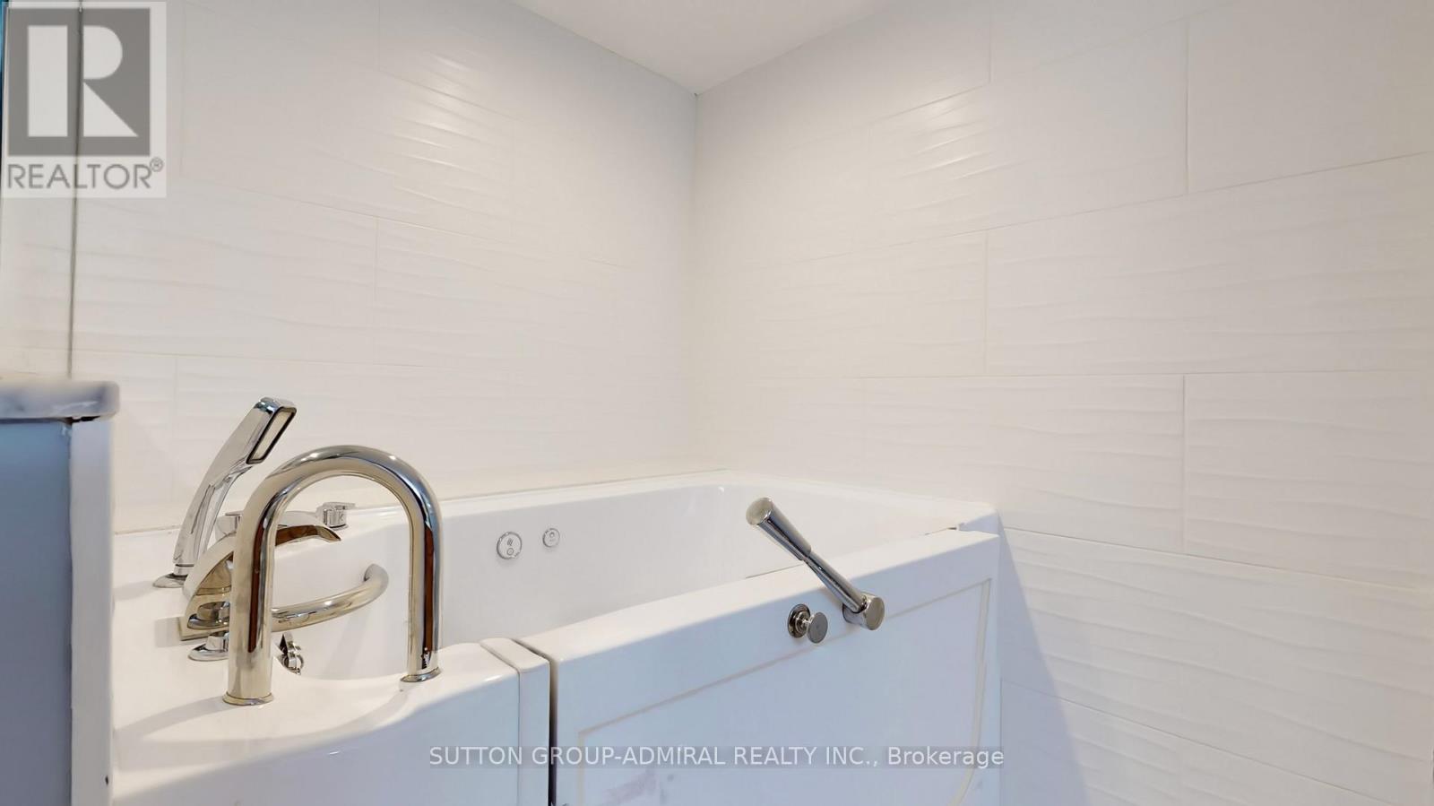917 - 30 Harding Boulevard W, Richmond Hill, Ontario  L4C 9M3 - Photo 30 - N12449265