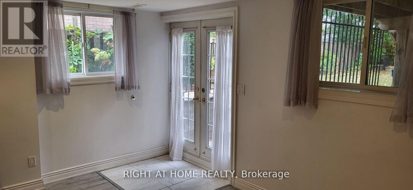 69 Morgan Avenue, Markham, Ontario  L3T 1R5 - Photo 4 - N12449279