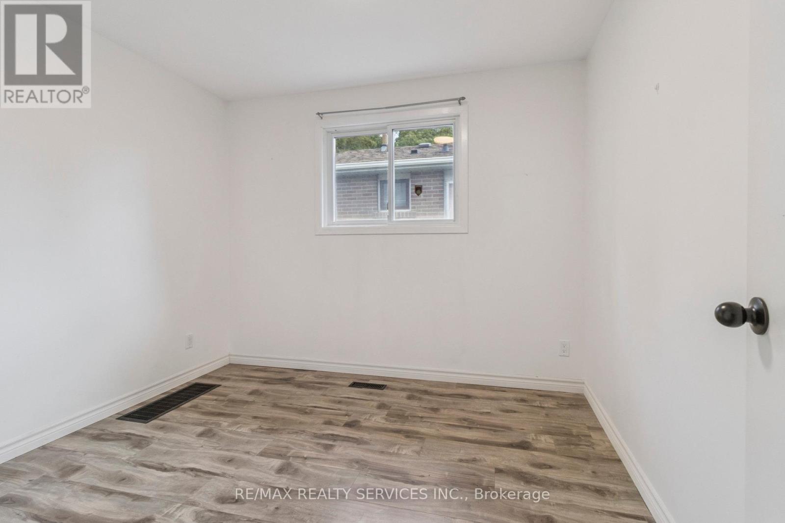769 Greenfield Crescent, Newmarket, Ontario  L3Y 3B2 - Photo 15 - N12449288