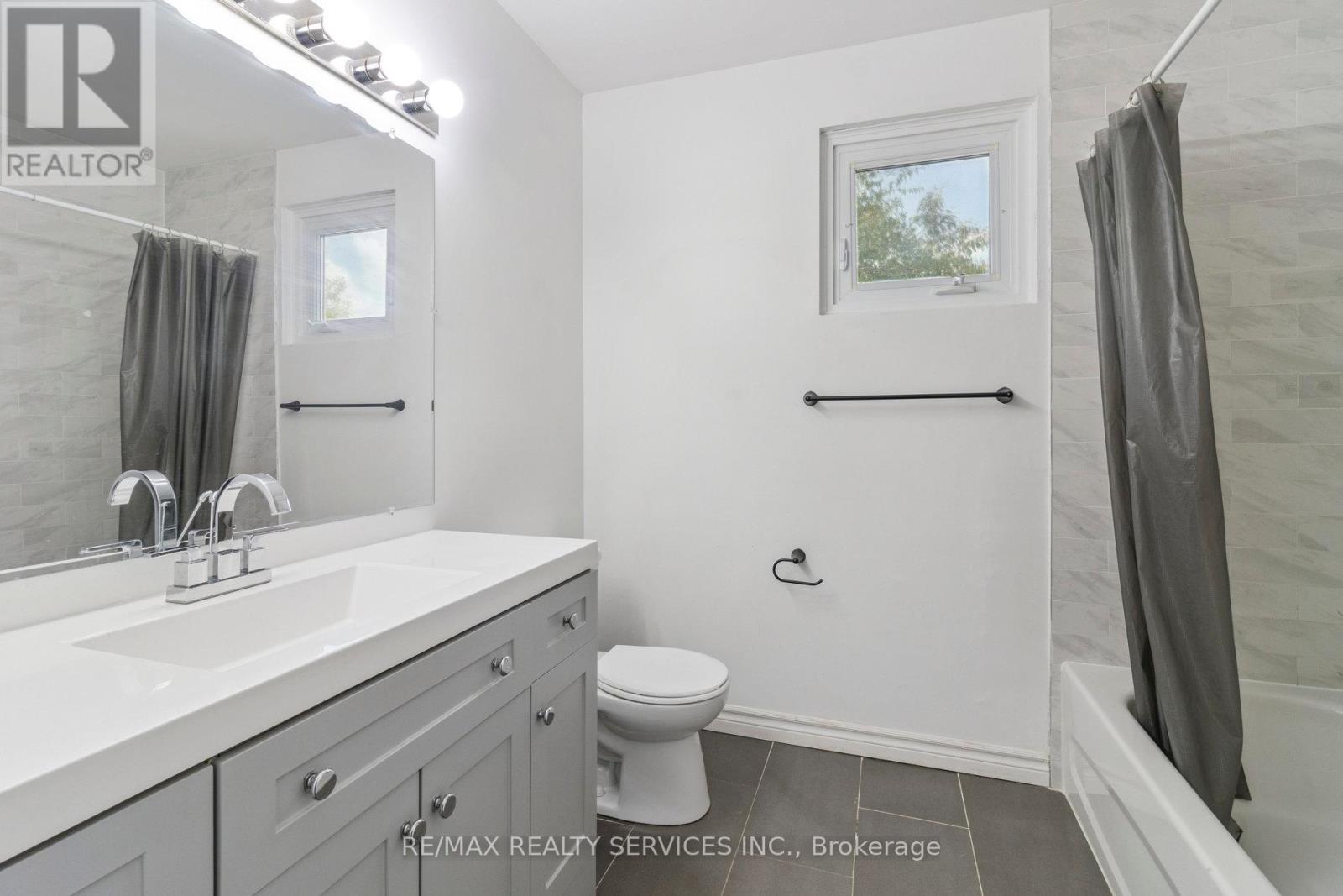 769 Greenfield Crescent, Newmarket, Ontario  L3Y 3B2 - Photo 19 - N12449288