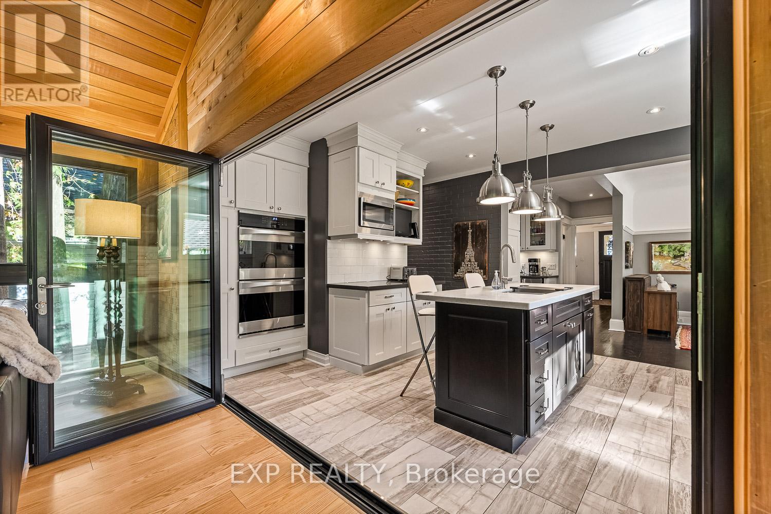 208 Lorne Avenue, Newmarket (Central Newmarket), Ontario  L3Y 4K2 - Photo 16 - N12449308