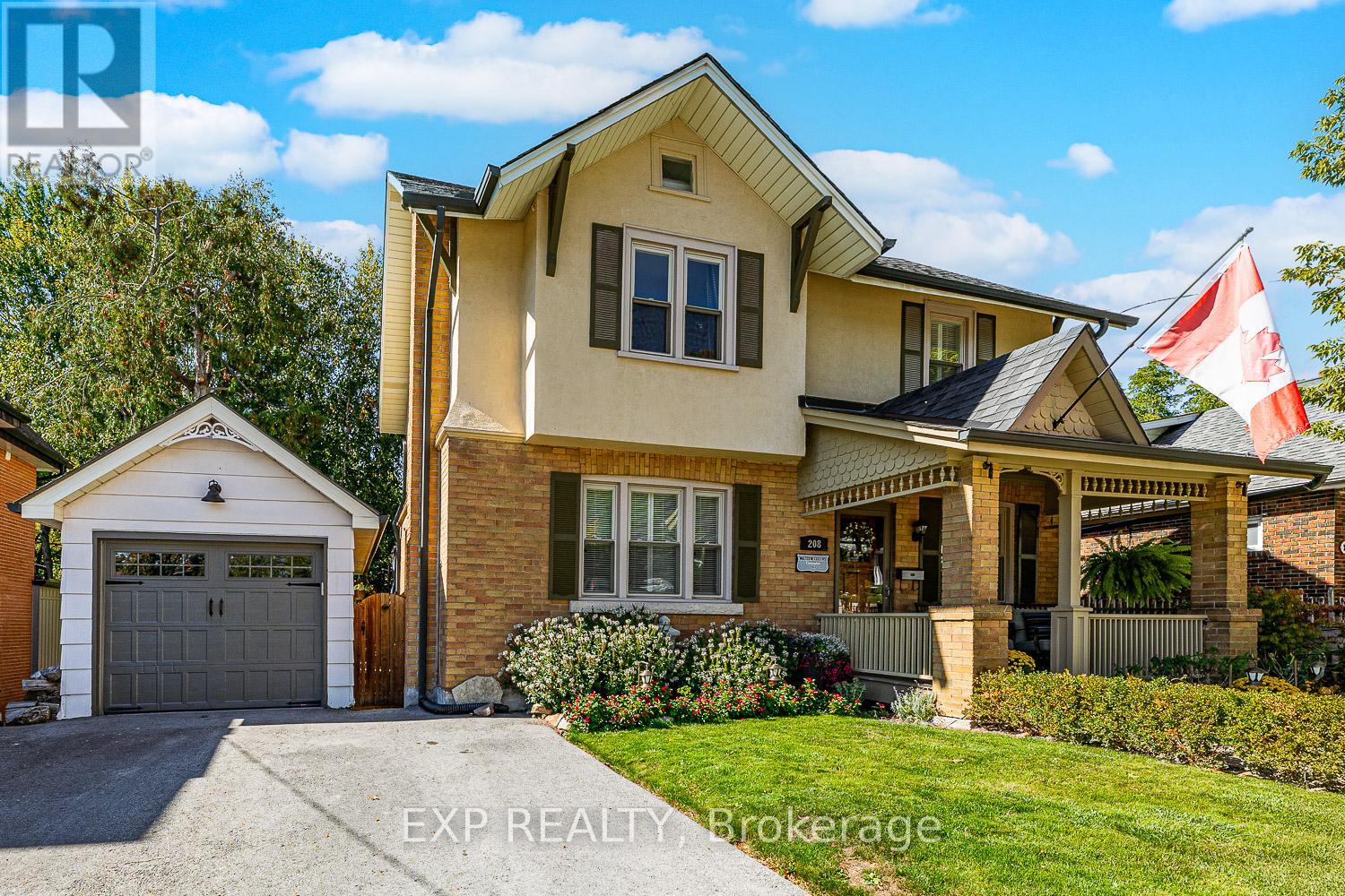 208 Lorne Avenue, Newmarket (Central Newmarket), Ontario  L3Y 4K2 - Photo 2 - N12449308