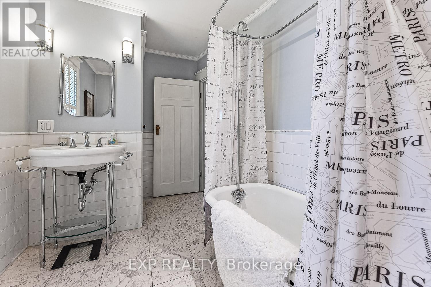 208 Lorne Avenue, Newmarket (Central Newmarket), Ontario  L3Y 4K2 - Photo 29 - N12449308