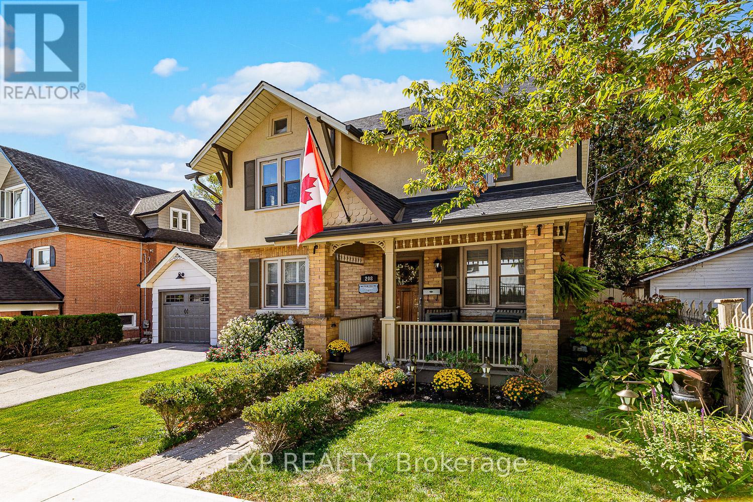 208 Lorne Avenue, Newmarket (Central Newmarket), Ontario  L3Y 4K2 - Photo 3 - N12449308