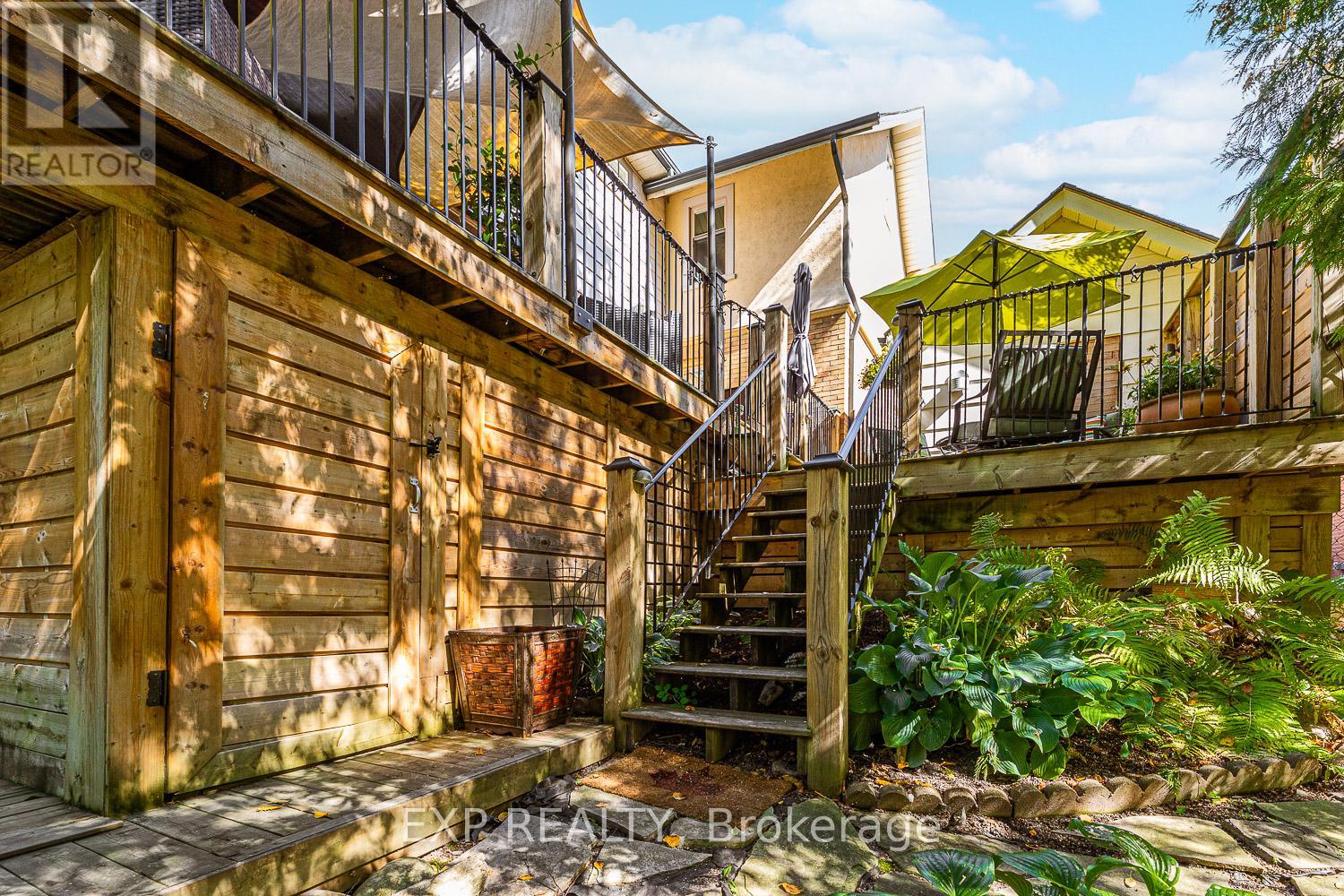 208 Lorne Avenue, Newmarket (Central Newmarket), Ontario  L3Y 4K2 - Photo 41 - N12449308