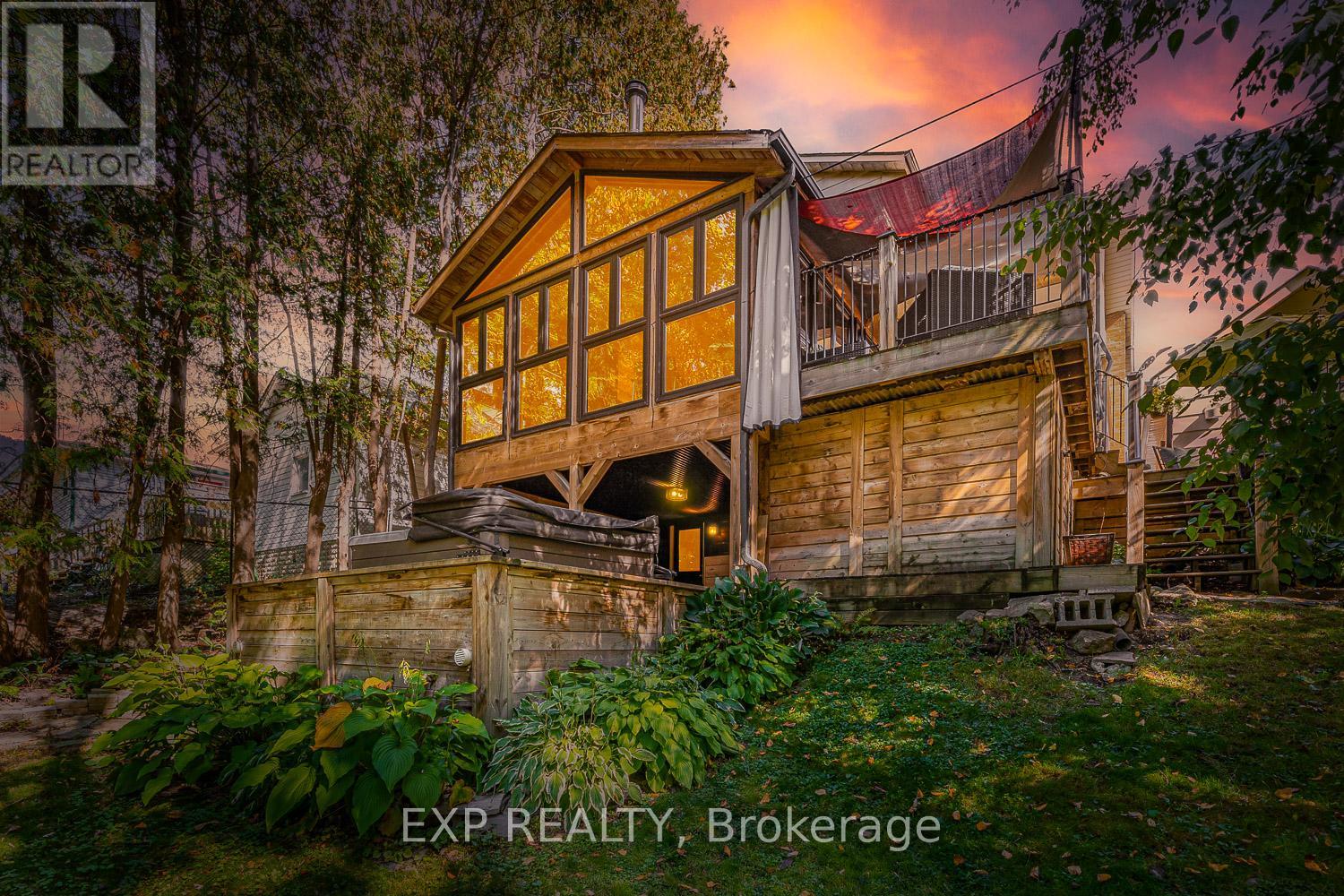 208 Lorne Avenue, Newmarket (Central Newmarket), Ontario  L3Y 4K2 - Photo 47 - N12449308