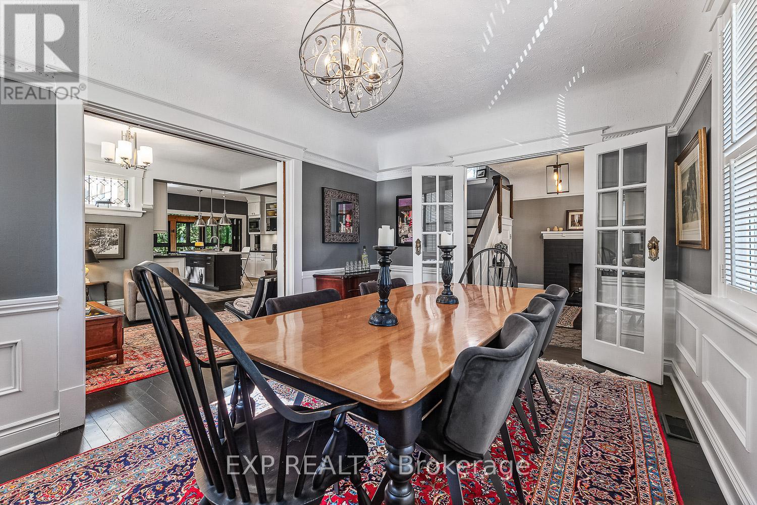 208 Lorne Avenue, Newmarket (Central Newmarket), Ontario  L3Y 4K2 - Photo 8 - N12449308