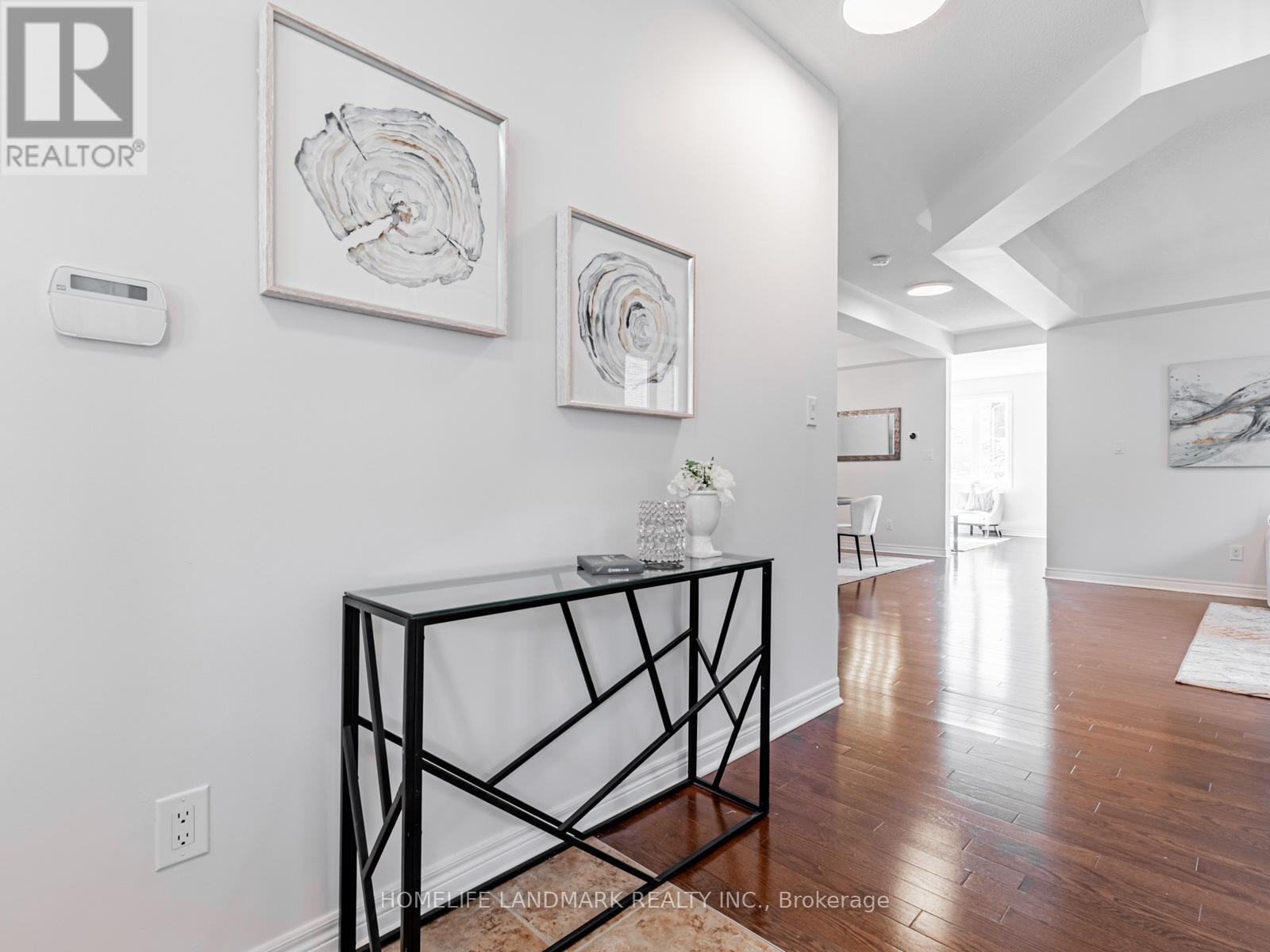 3 Wintam Place, Markham, Ontario  L6C 0E3 - Photo 4 - N12449315