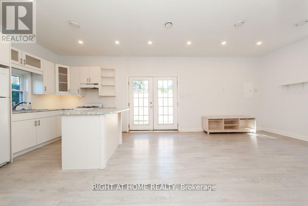 Unit B - 2 Peter Street, Markham, Ontario  L3P 2A4 - Photo 4 - N12449328