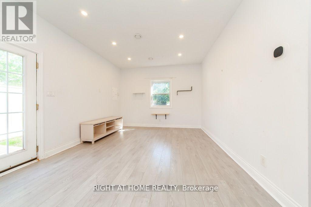 Unit B - 2 Peter Street, Markham, Ontario  L3P 2A4 - Photo 5 - N12449328