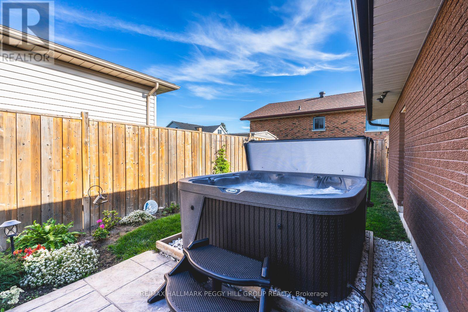 17 Bertram Drive, Springwater, Ontario  L0L 1P0 - Photo 14 - S12449246