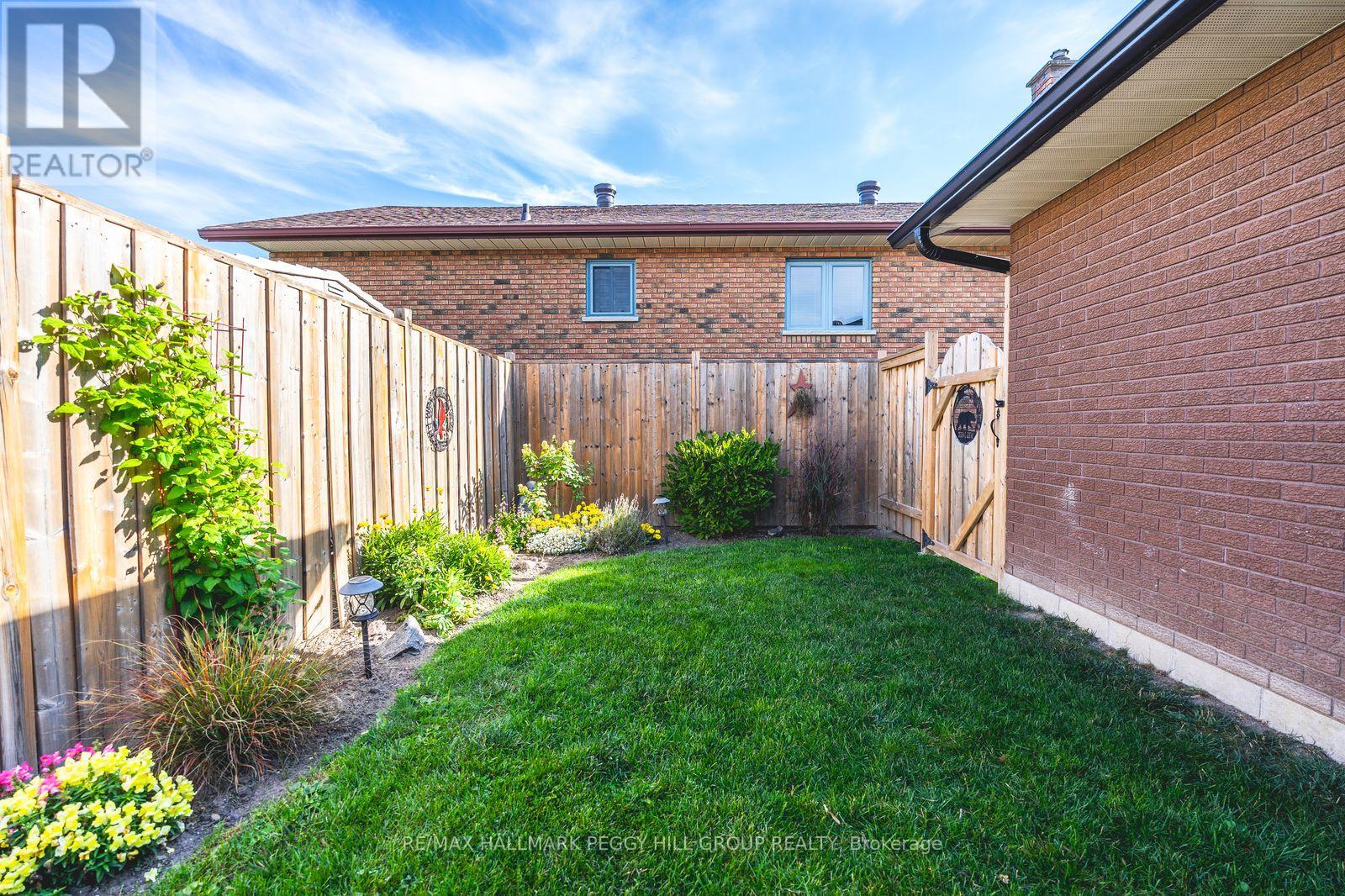 17 Bertram Drive, Springwater, Ontario  L0L 1P0 - Photo 15 - S12449246
