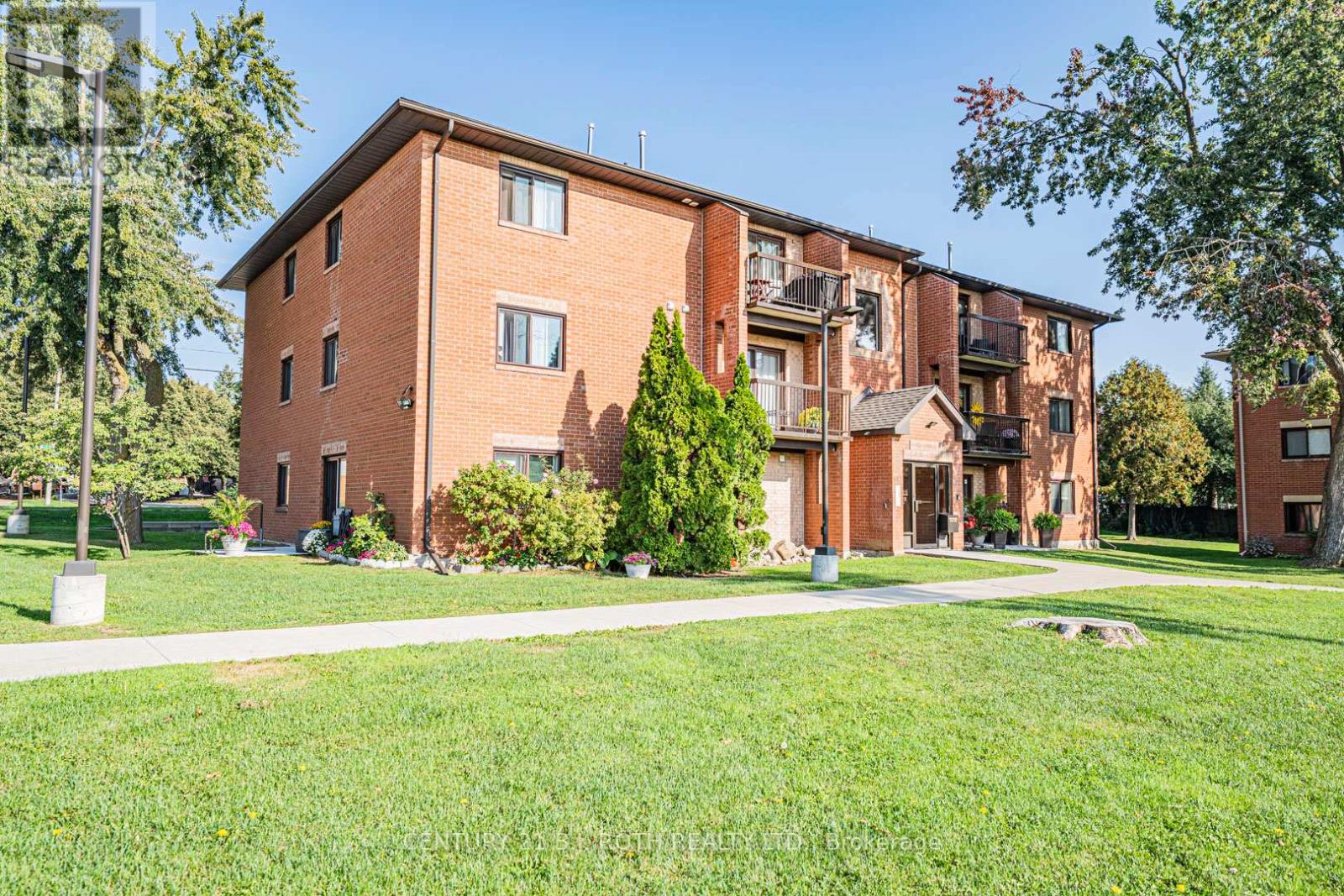 G10 - 147 Edgehill Drive, Barrie, Ontario  L4N 1L9 - Photo 1 - S12449317