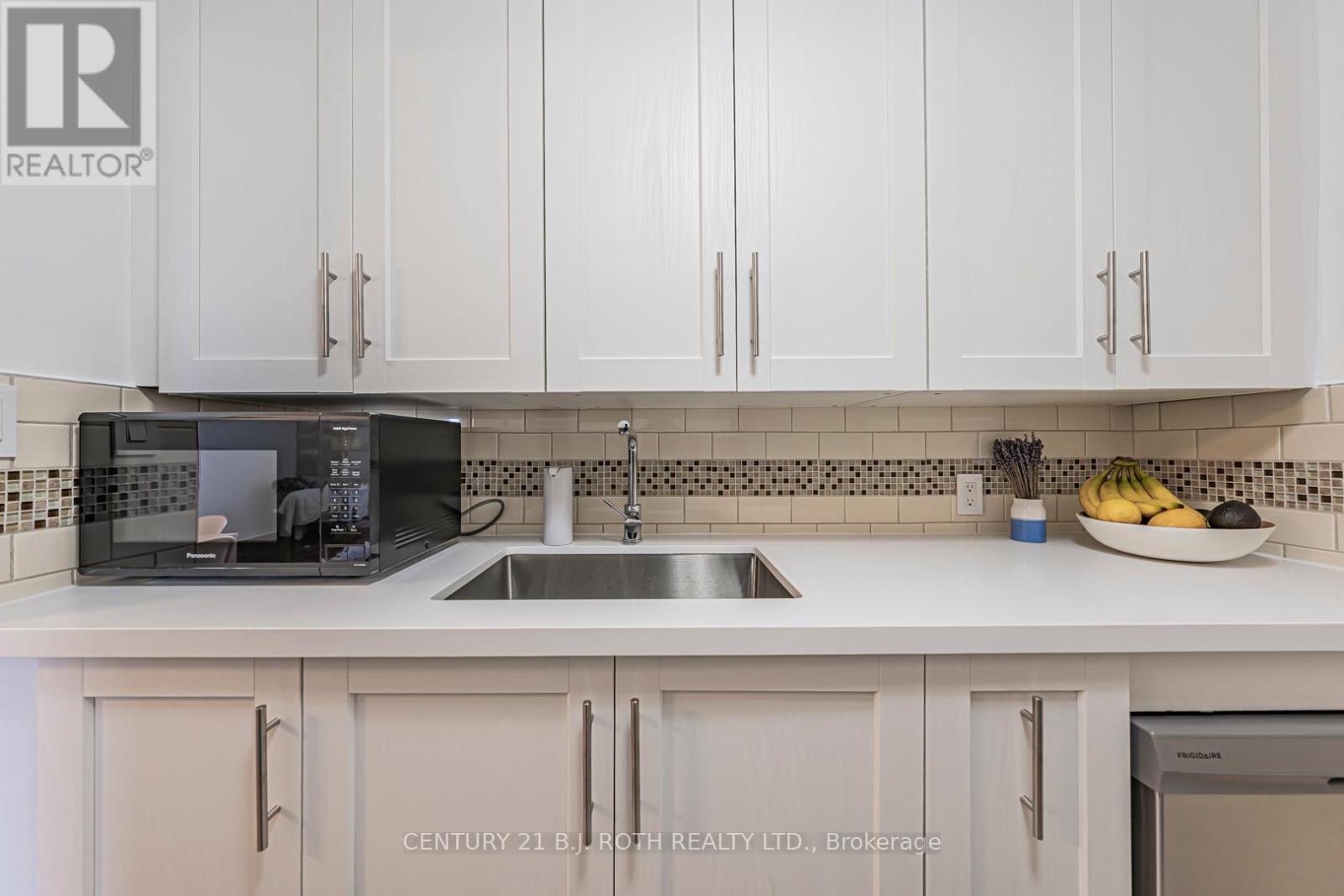 G10 - 147 Edgehill Drive, Barrie, Ontario  L4N 1L9 - Photo 8 - S12449317