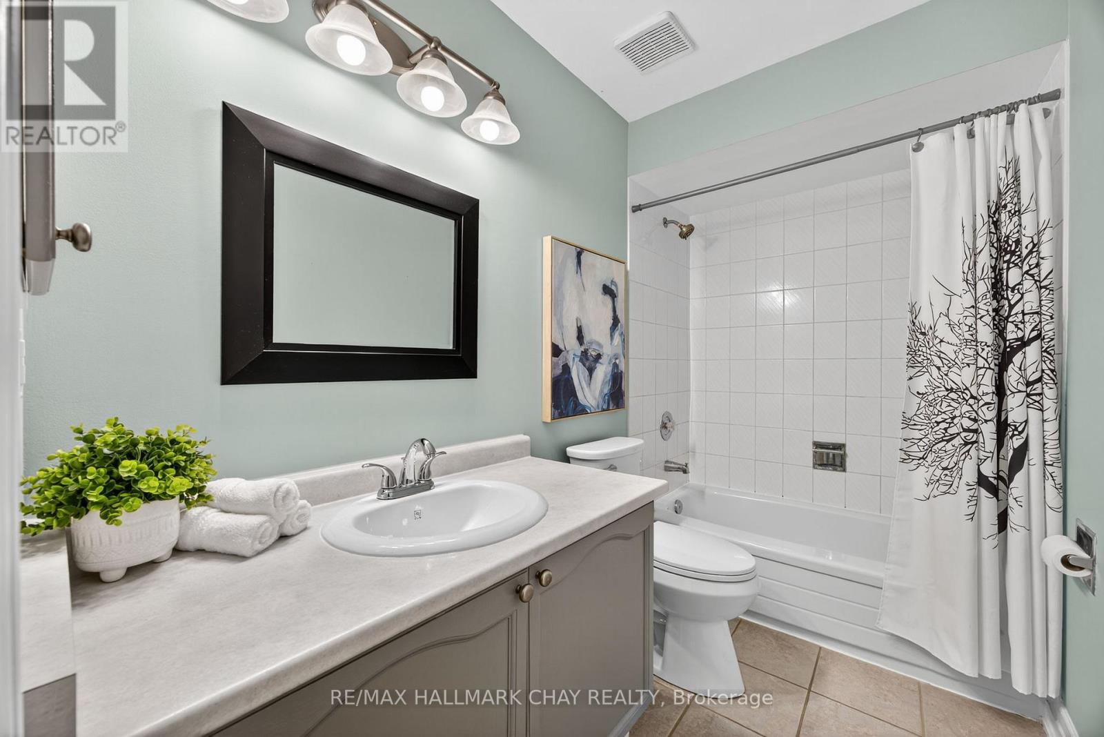 65 Mcdougall Drive, Barrie, Ontario  L4N 7H6 - Photo 21 - S12449323