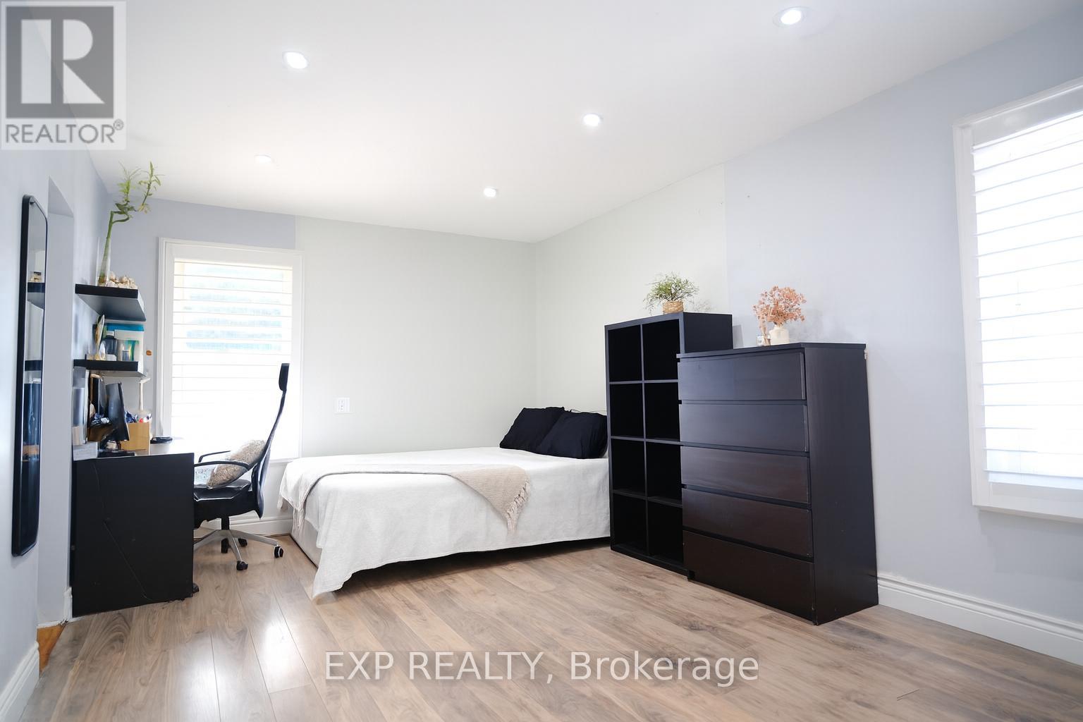 3968 St Peter Street, Niagara Falls, Ontario  L2J 2N8 - Photo 13 - X12427287