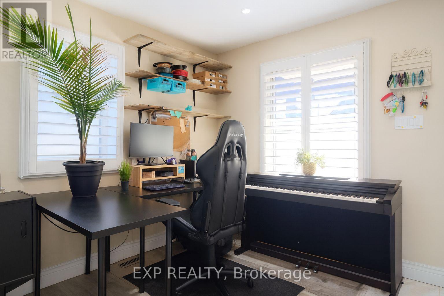 3968 St Peter Street, Niagara Falls, Ontario  L2J 2N8 - Photo 7 - X12427287
