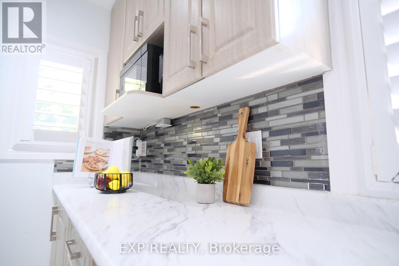 3968 St Peter Street, Niagara Falls, Ontario  L2J 2N8 - Photo 9 - X12427287