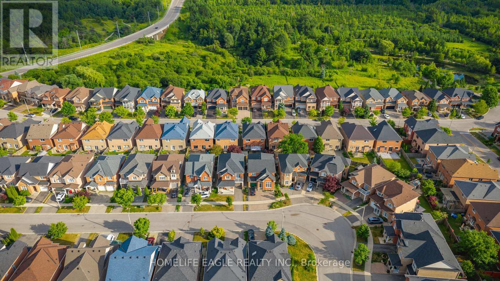 90 Barnwood Drive, Richmond Hill, Ontario  L4E 5A2 - Photo 37 - N12395217