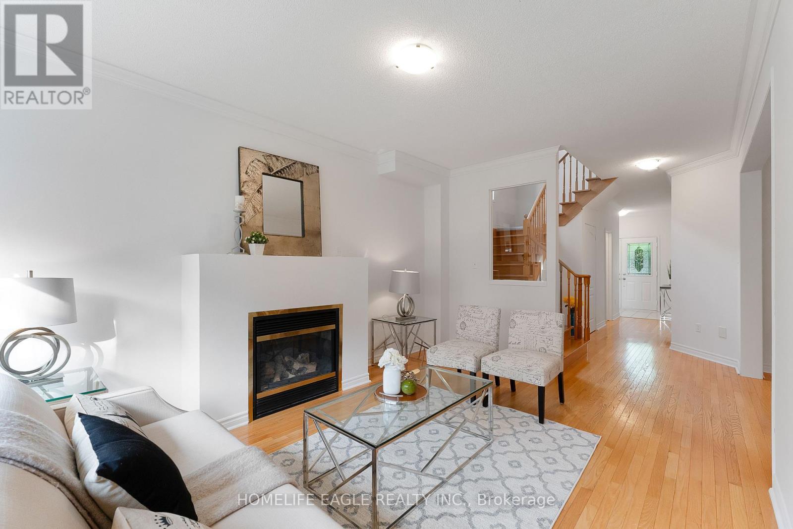 90 Barnwood Drive, Richmond Hill, Ontario  L4E 5A2 - Photo 4 - N12395217