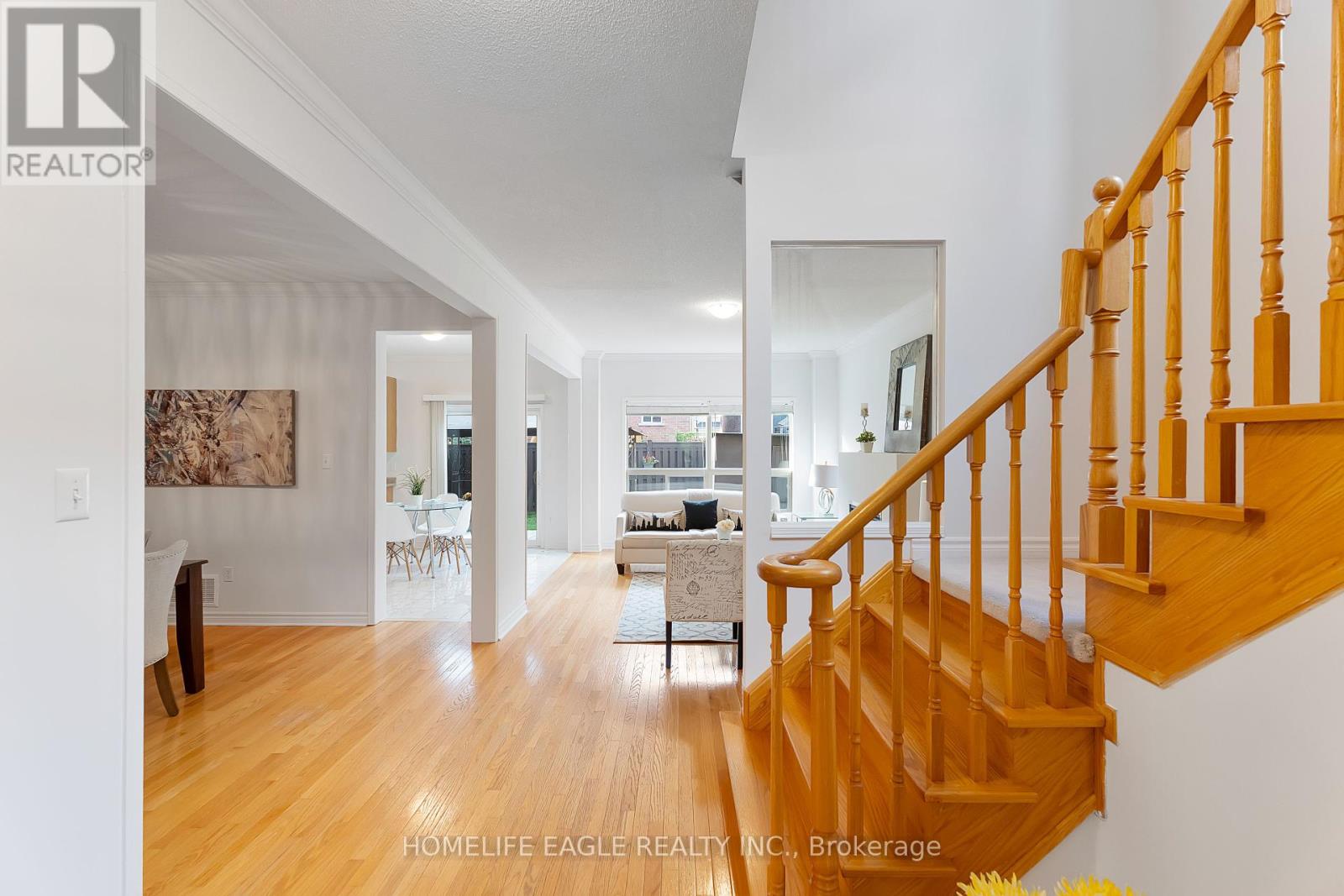 90 Barnwood Drive, Richmond Hill, Ontario  L4E 5A2 - Photo 9 - N12395217