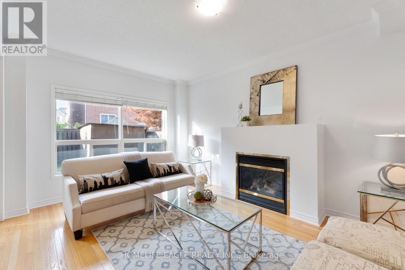 90 Barnwood Drive, Richmond Hill, Ontario  L4E 5A2 - Photo 6 - N12395217