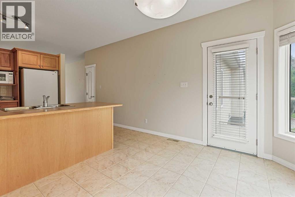 1, 240 Heritage Boulevard W, Lethbridge, Alberta  T1K 7H3 - Photo 11 - A2251373