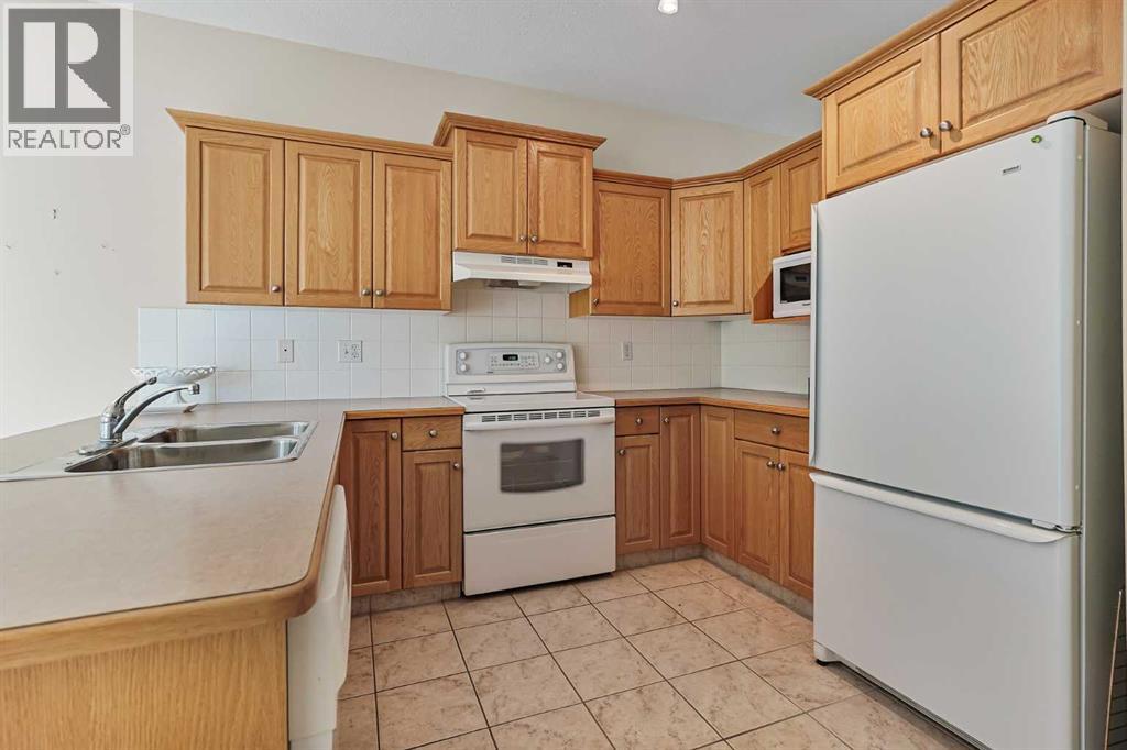 1, 240 Heritage Boulevard W, Lethbridge, Alberta  T1K 7H3 - Photo 9 - A2251373
