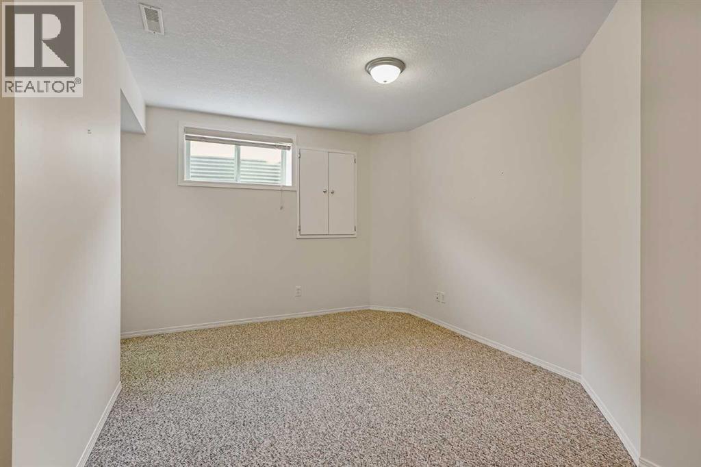 1, 240 Heritage Boulevard W, Lethbridge, Alberta  T1K 7H3 - Photo 24 - A2251373