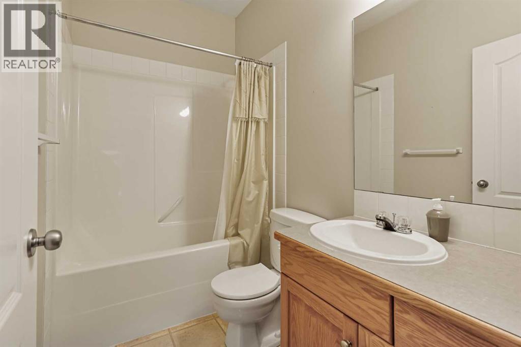 1, 240 Heritage Boulevard W, Lethbridge, Alberta  T1K 7H3 - Photo 22 - A2251373