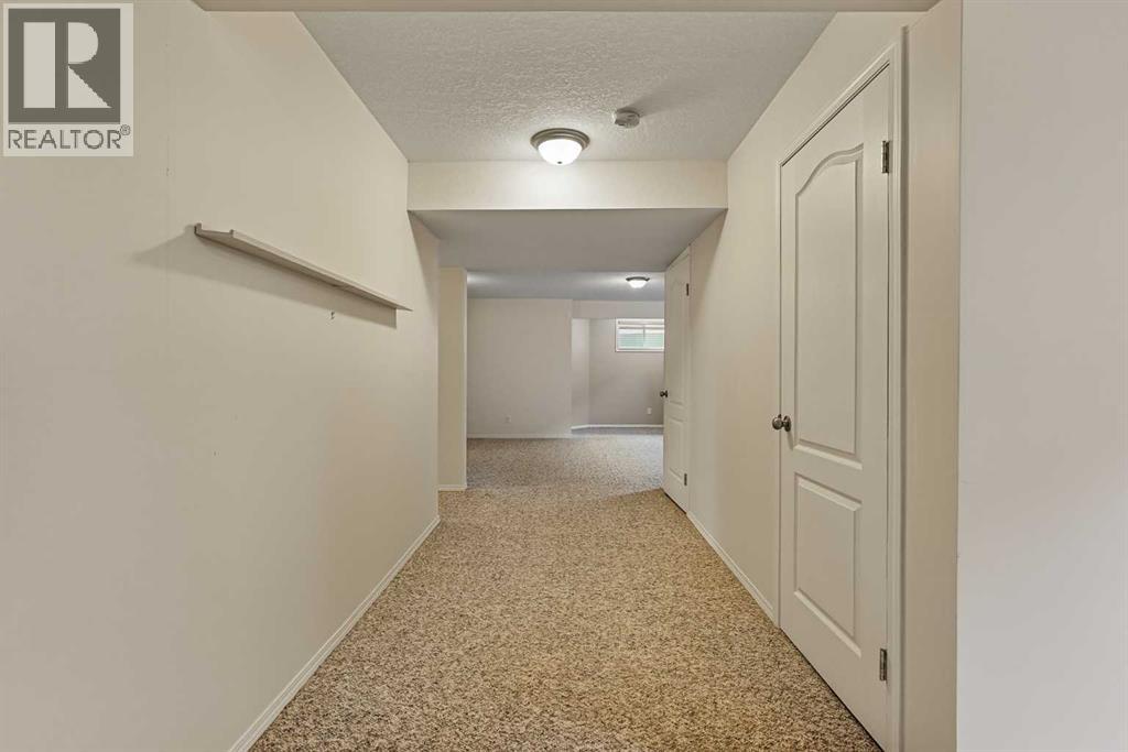 1, 240 Heritage Boulevard W, Lethbridge, Alberta  T1K 7H3 - Photo 25 - A2251373