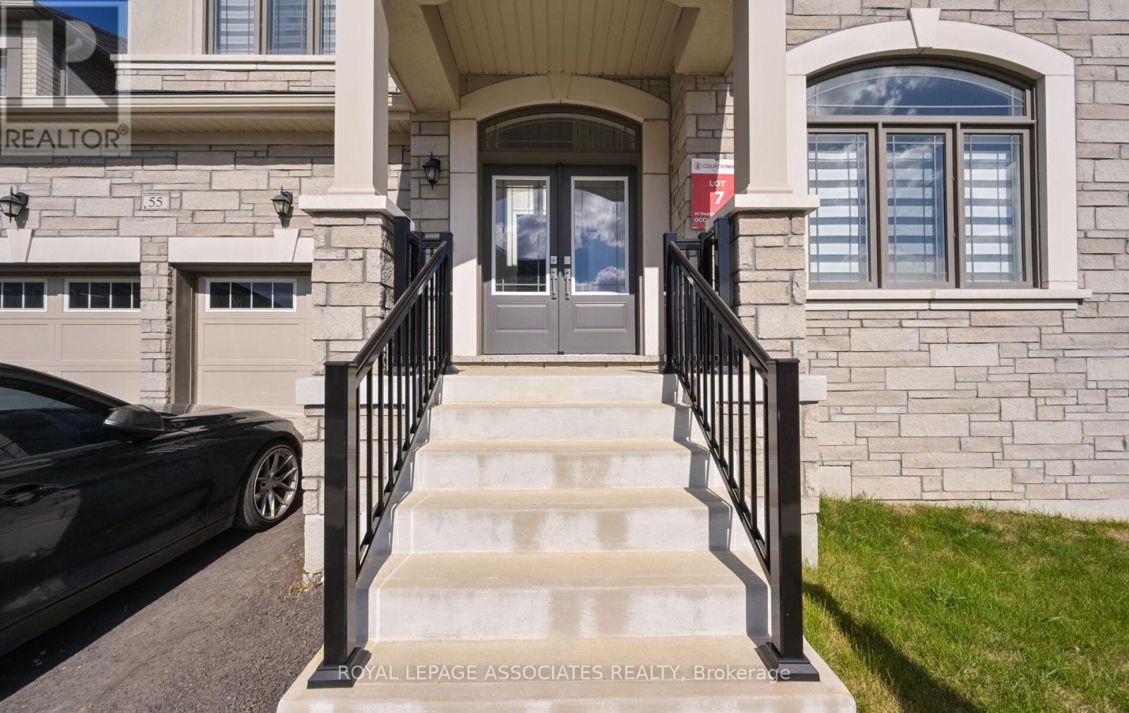 55 Raspberry Ridge Avenue, Caledon, Ontario  L7C 4N1 - Photo 3 - W12447020