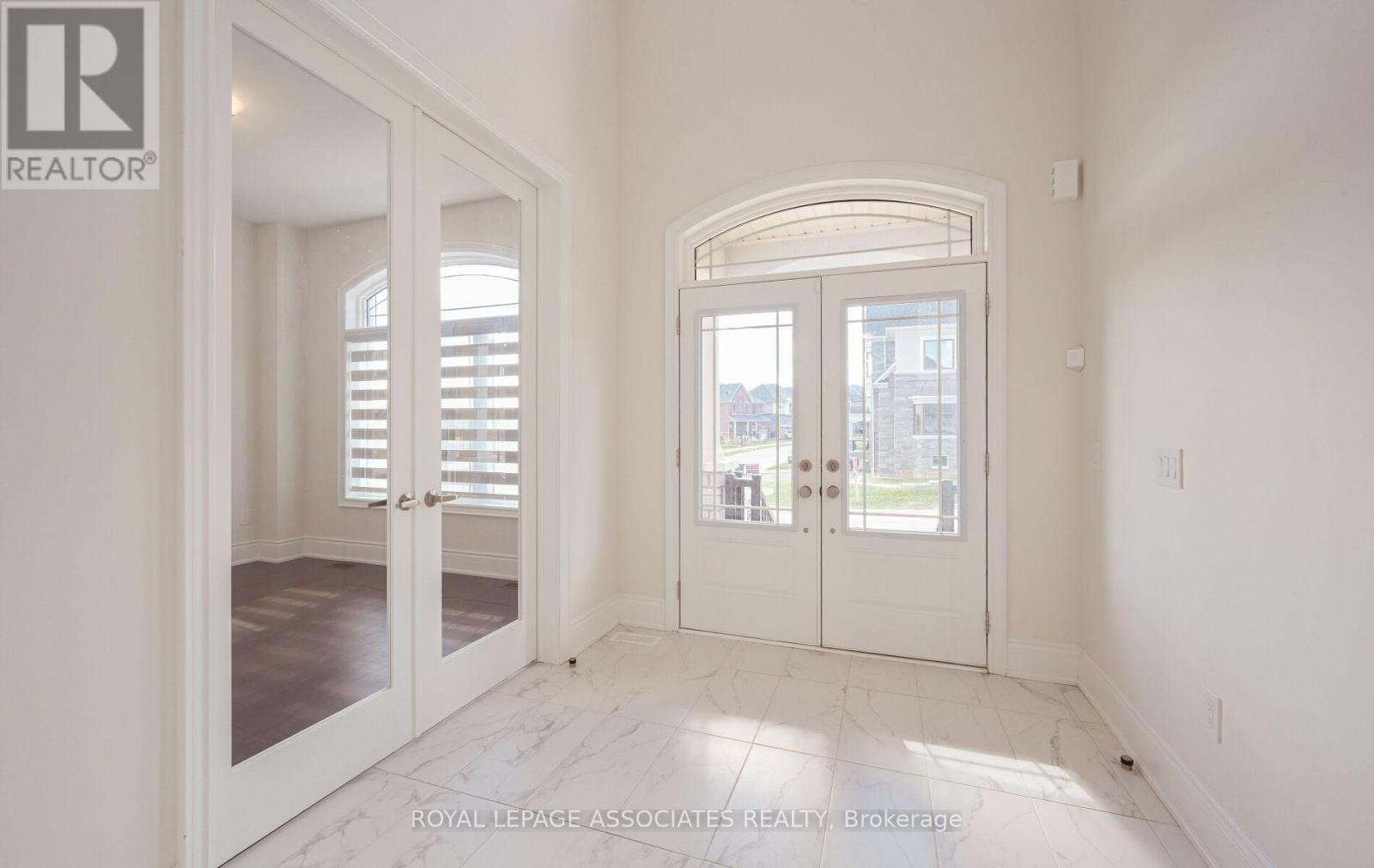 55 Raspberry Ridge Avenue, Caledon, Ontario  L7C 4N1 - Photo 4 - W12447020