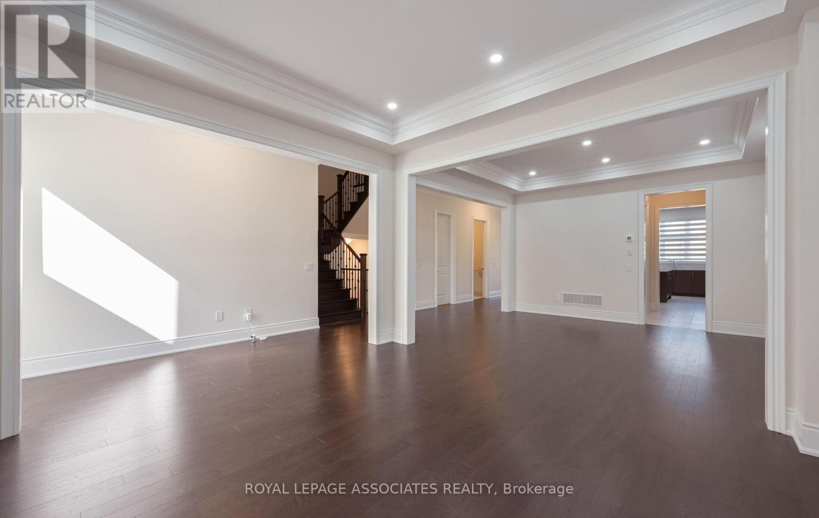 55 Raspberry Ridge Avenue, Caledon, Ontario  L7C 4N1 - Photo 8 - W12447020