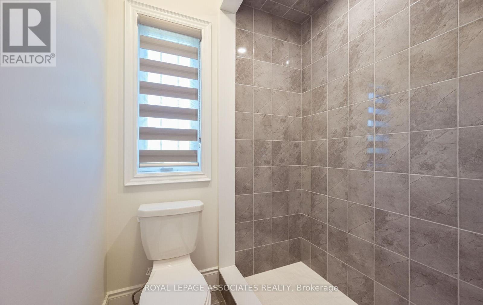 55 Raspberry Ridge Avenue, Caledon, Ontario  L7C 4N1 - Photo 33 - W12447020