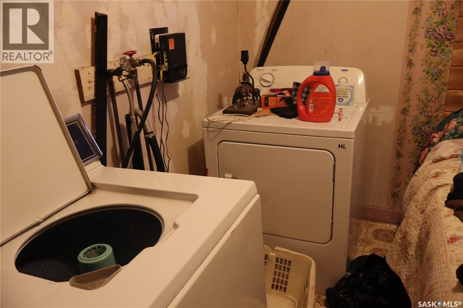 1009 1st Street N, Rockglen, Saskatchewan  S0H 3R0 - Photo 15 - SK020145