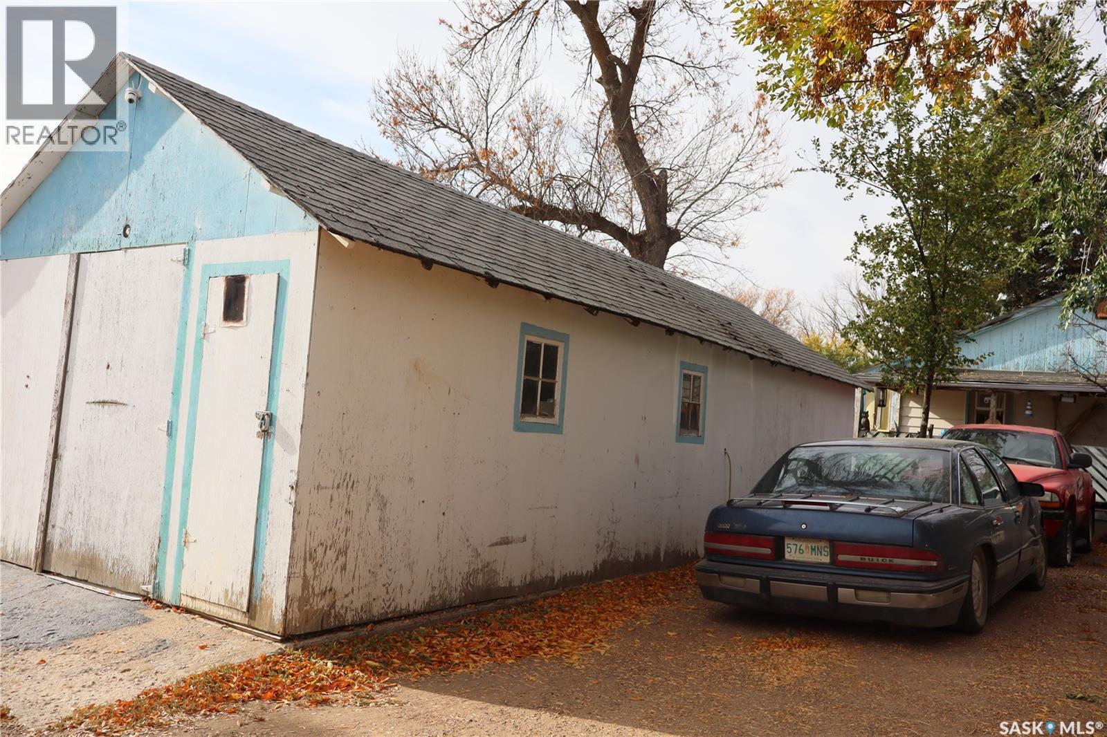 1009 1st Street N, Rockglen, Saskatchewan  S0H 3R0 - Photo 2 - SK020145