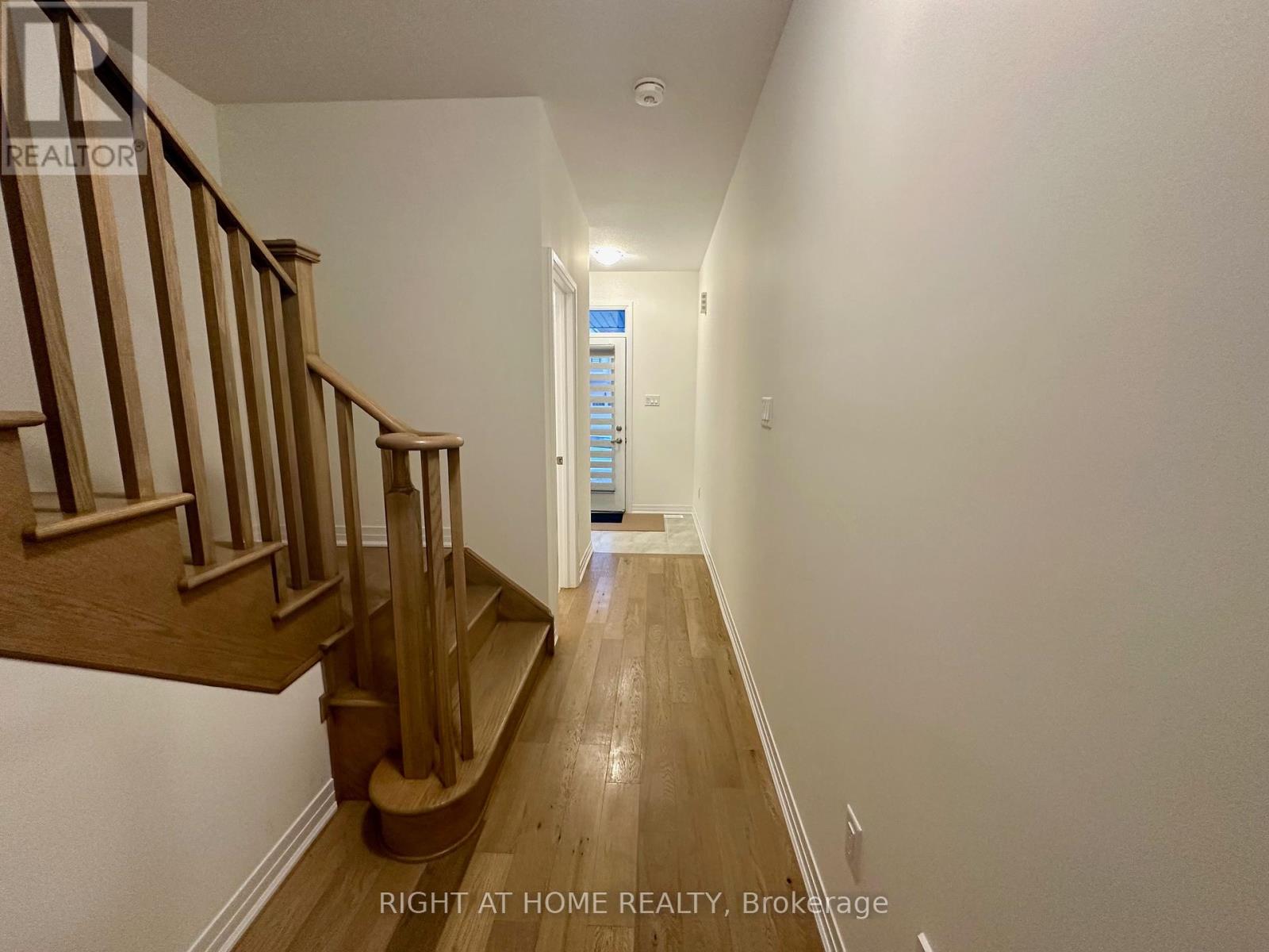 27 Amos Avenue, Brantford, Ontario  N3T 0V4 - Photo 5 - X12430236