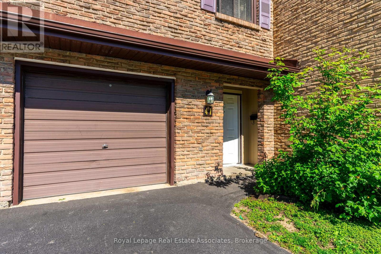 41 - 1250 Limeridge Road E, Hamilton, Ontario  L8W 1P1 - Photo 2 - X12446961