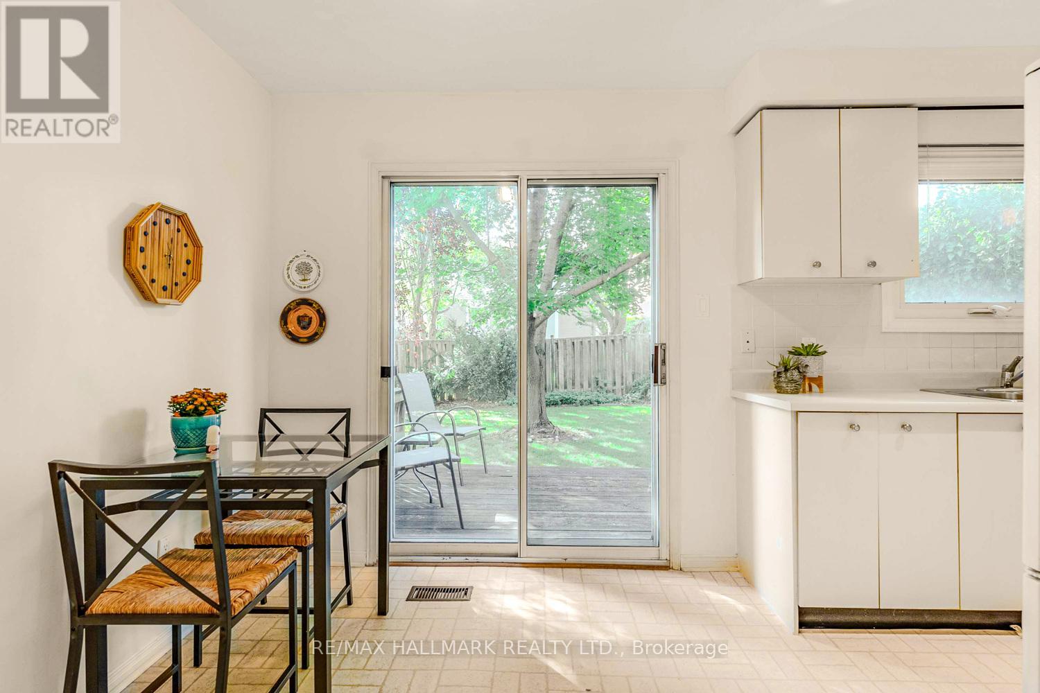 2143 Hunt Crescent, Burlington, Ontario  L7M 2P2 - Photo 18 - W12449242