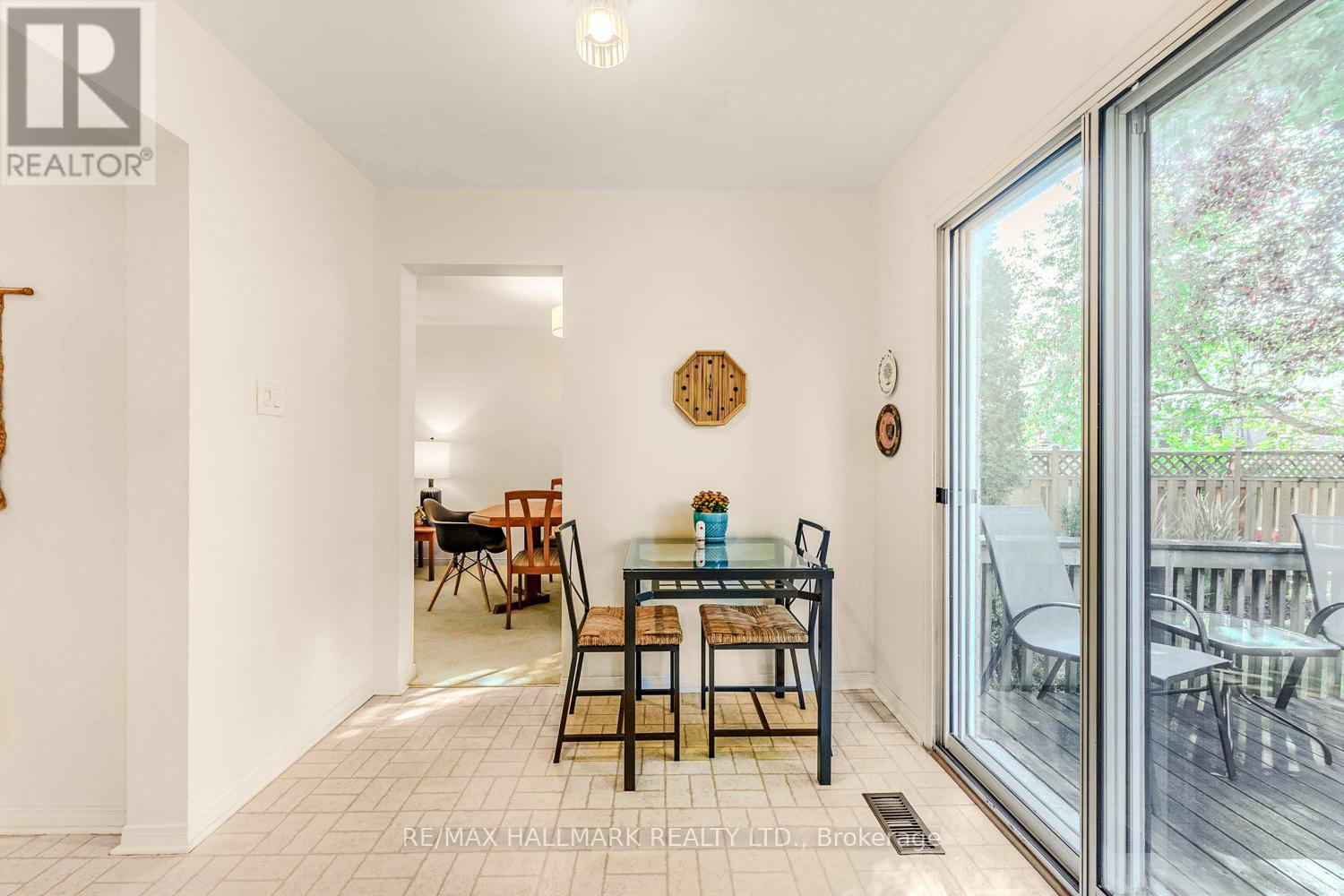 2143 Hunt Crescent, Burlington, Ontario  L7M 2P2 - Photo 19 - W12449242