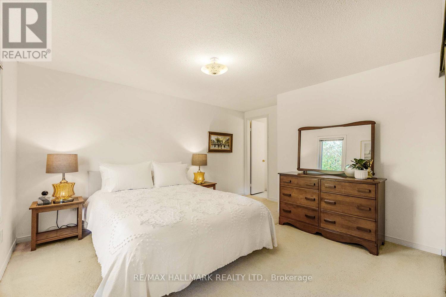 2143 Hunt Crescent, Burlington, Ontario  L7M 2P2 - Photo 22 - W12449242