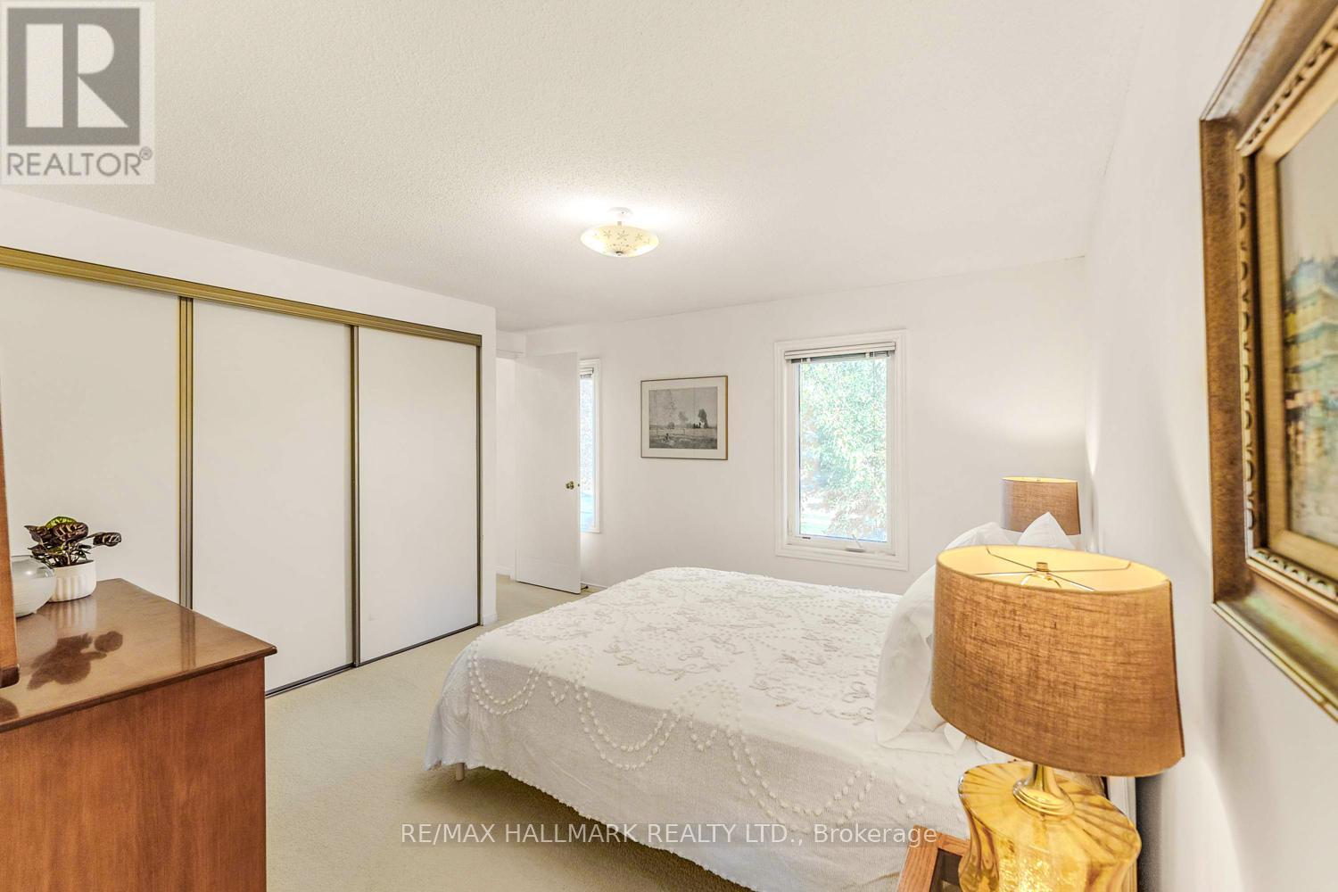 2143 Hunt Crescent, Burlington, Ontario  L7M 2P2 - Photo 25 - W12449242