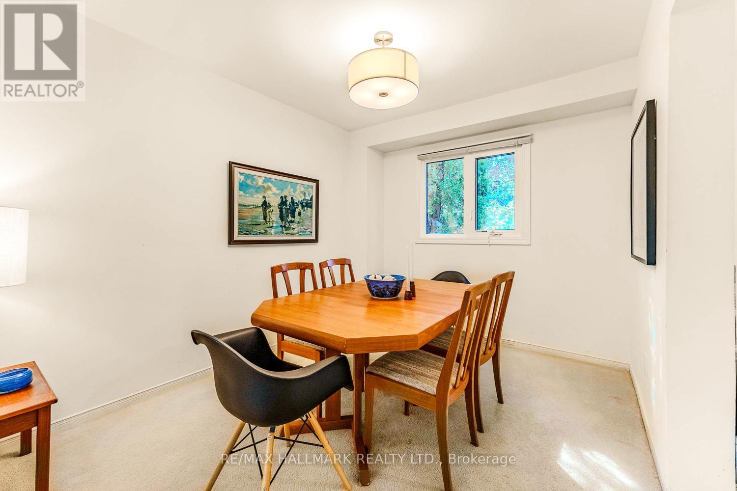 2143 Hunt Crescent, Burlington, Ontario  L7M 2P2 - Photo 9 - W12449242