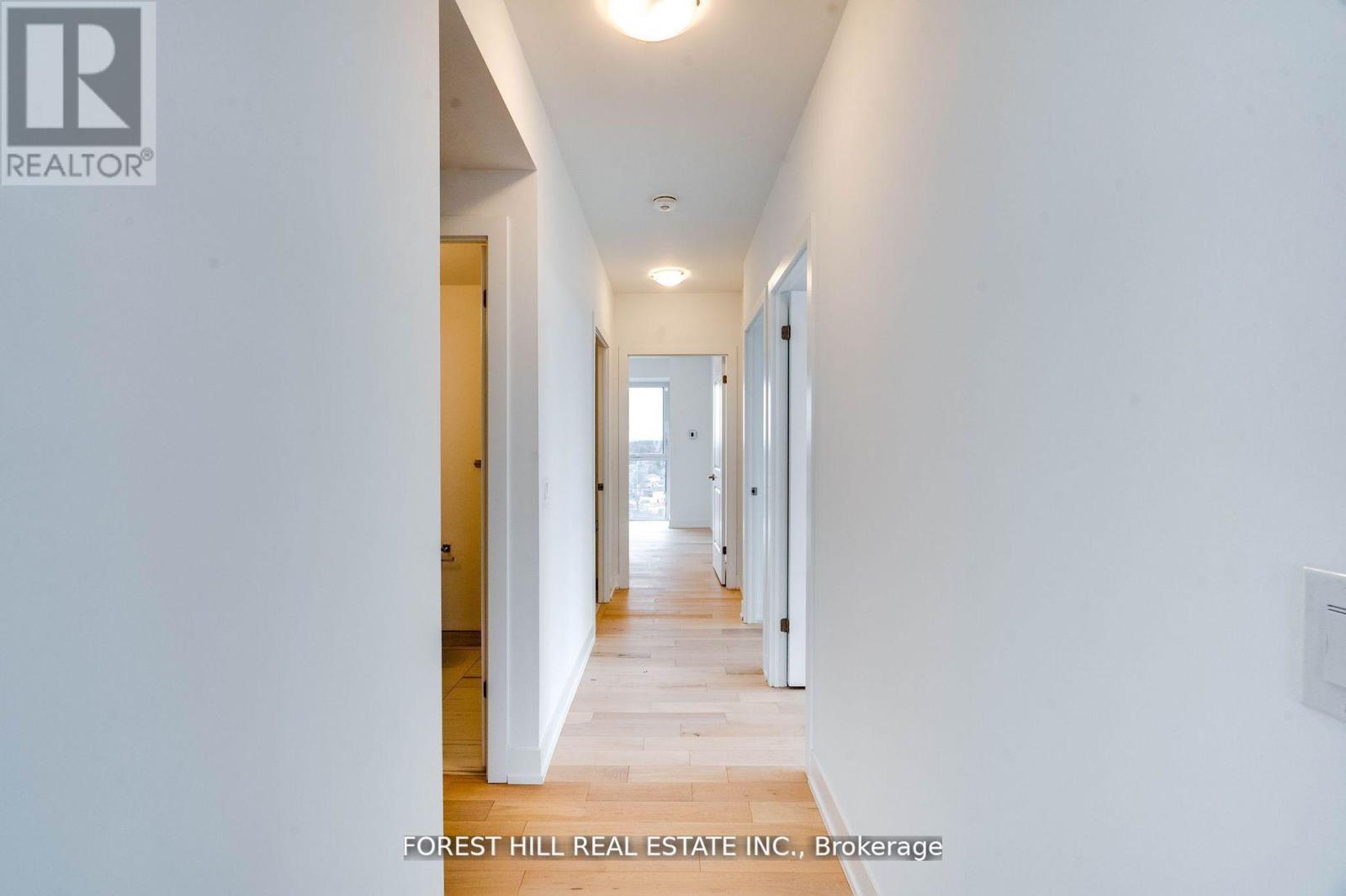 1002 - 1063 Douglas Mccurdy Comm Circle, Mississauga, Ontario  L5G 0C5 - Photo 4 - W12449247