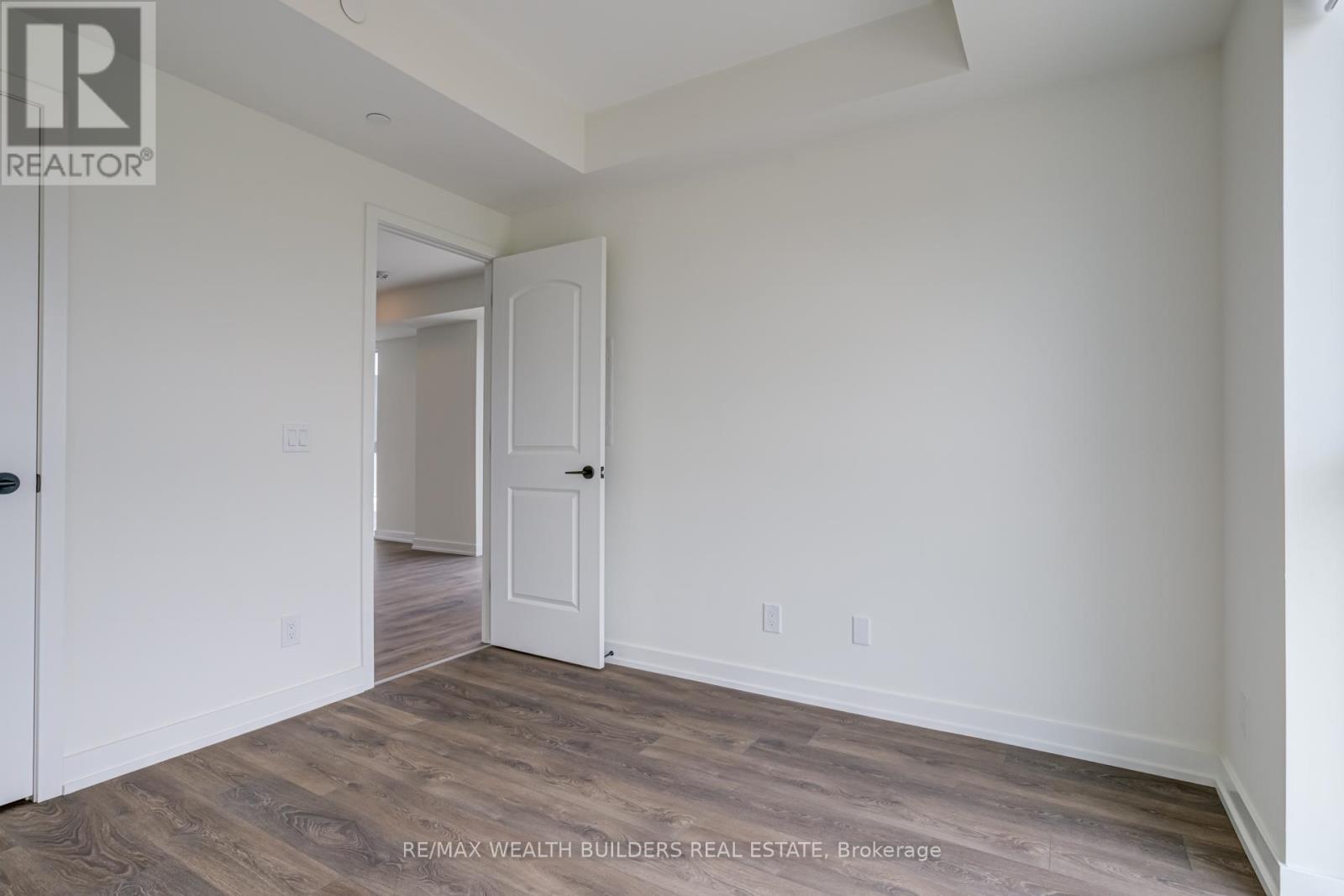 810 - 335 Wheat Boom Drive, Oakville, Ontario  L6H 7C2 - Photo 16 - W12449258