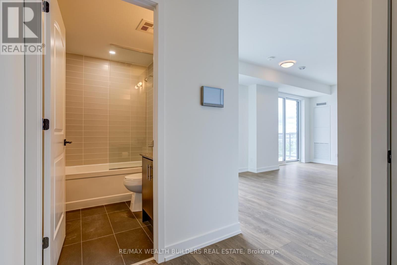 810 - 335 Wheat Boom Drive, Oakville, Ontario  L6H 7C2 - Photo 19 - W12449258
