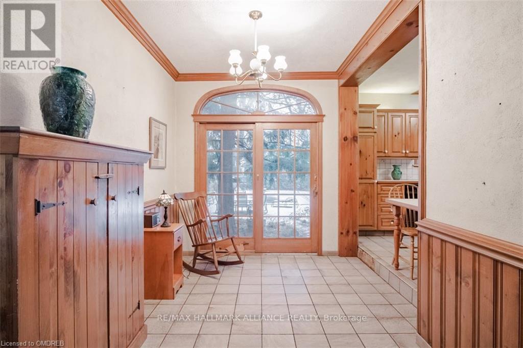 4447 Lakeshore Road, Burlington (Shoreacres), Ontario  L7L 1B3 - Photo 12 - W12449262