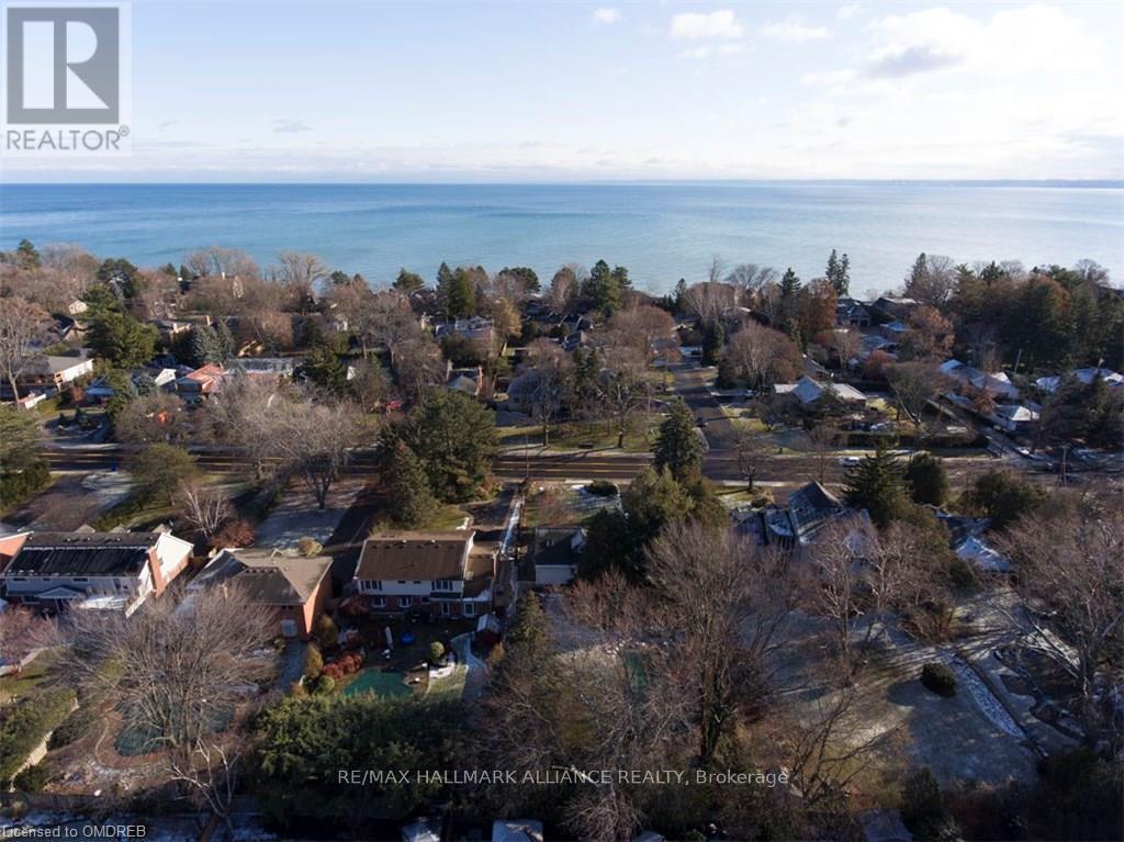 4447 Lakeshore Road, Burlington (Shoreacres), Ontario  L7L 1B3 - Photo 2 - W12449262